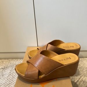 Korks Madera slip on wedge size 9